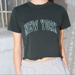 BRANDY MELVILLE NEW YORK CROP T SHIRT